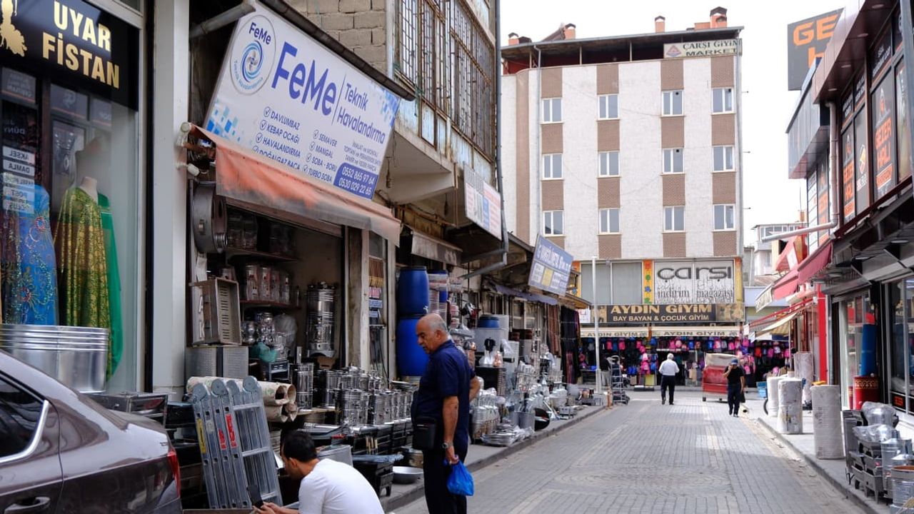 Sobacılar çarşısında sonbahar telaşı: köyler yine sobaya dönüyor