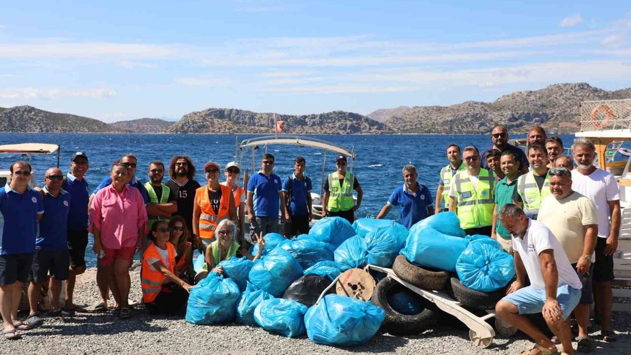 Söğüt’te gönüllülerle yürütülen temizlikte 125 torba atık toplandı