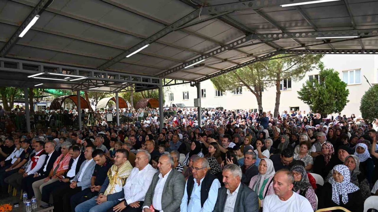 Söğütçük'te ilk hünnap festivali üreticiyi ve kültürü buluşturdu