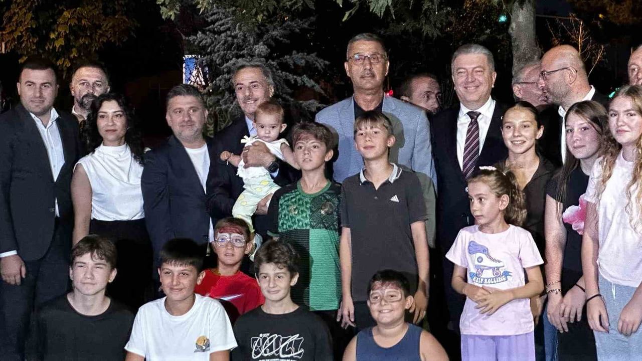 Söğütlü'ye etkileşimli ritim parkı açıldı, yatırımlar 120 milyarı geçti
