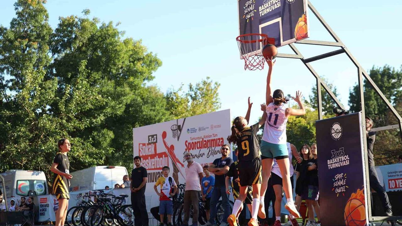 Sokaklarda 3x3 heyecanı: Sakarya’da gençler için turnuva başvuruları açıldı