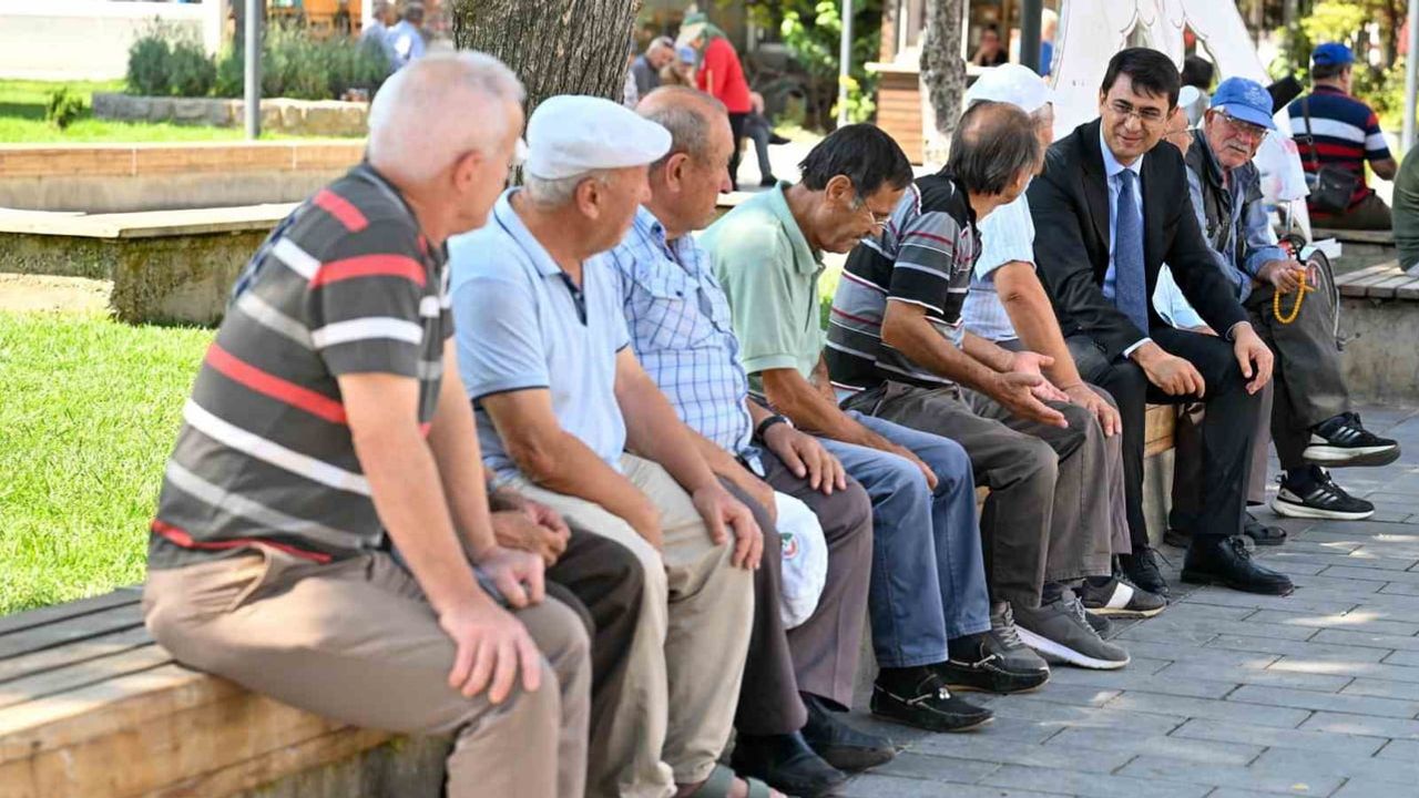 Sokakta dinleme: Serdar Kartal vatandaşların taleplerini yerinde dinledi