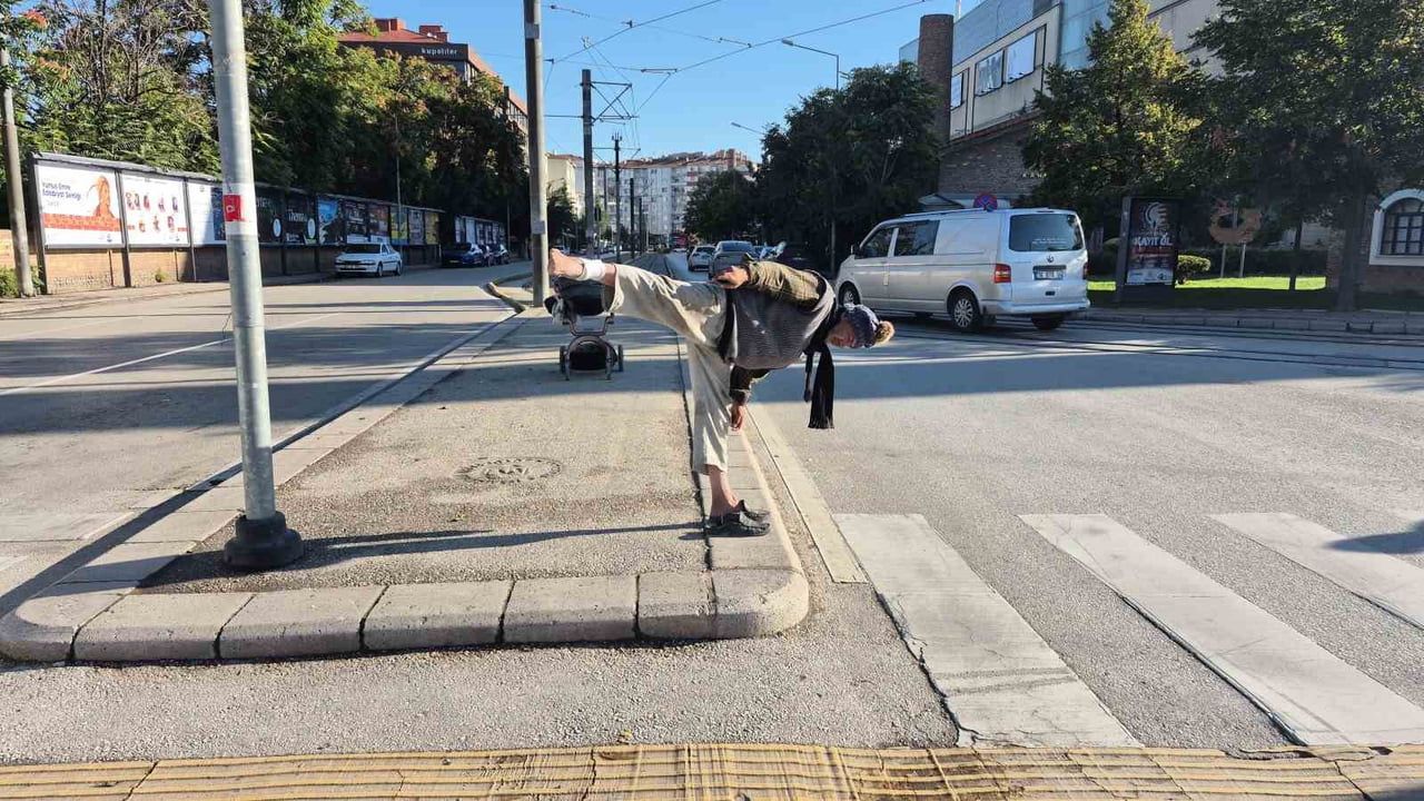 Sokakta dövüş sanatlarıyla gündem olan 'Dragon' iş arıyor