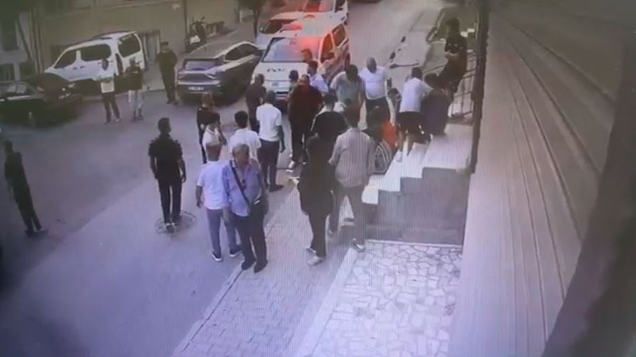 Sokakta oynayan çocuk seken kurşunla yaralandı; kavga anları kamerada