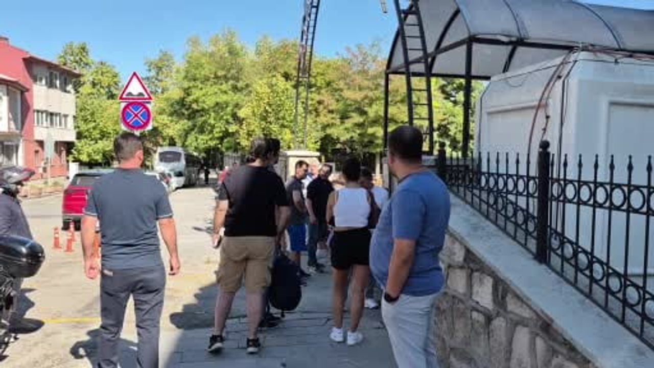 Son dakika koşuşturması: Eskişehir'de KPSS'ye yetişenler ve kapıdan dönenler