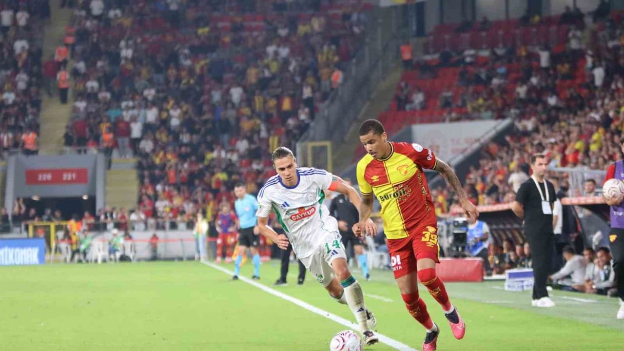 Son dakikada penaltı kararıyla tamamlanan mücadele: Göztepe 2-2 Çaykur Rizespor