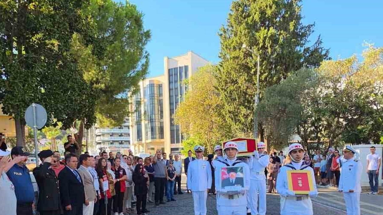 Son nöbetteki uğurlama: Kıbrıs gazisi Yusuf Yavuzer için Armutalan camii'nde tören