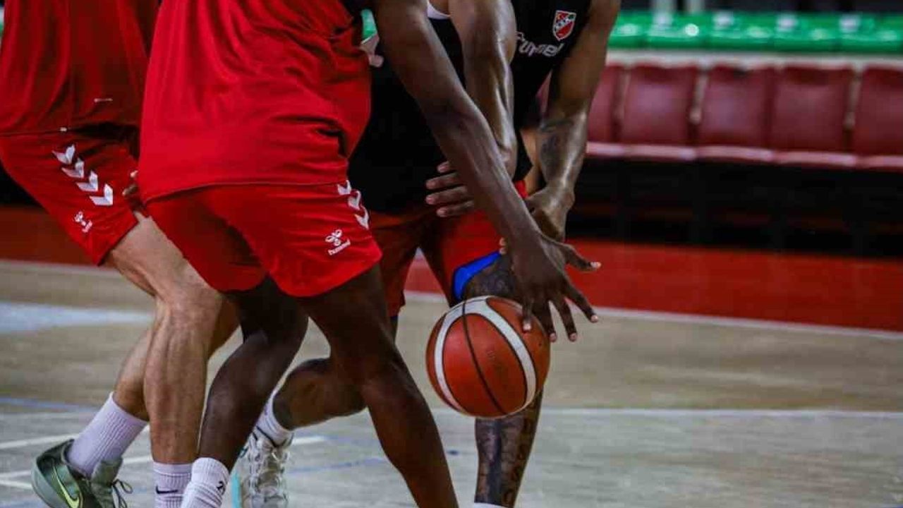 Son saniye basketiyle düşen karar: Karşıyaka sezona 73-72 mağlubiyetle başladı