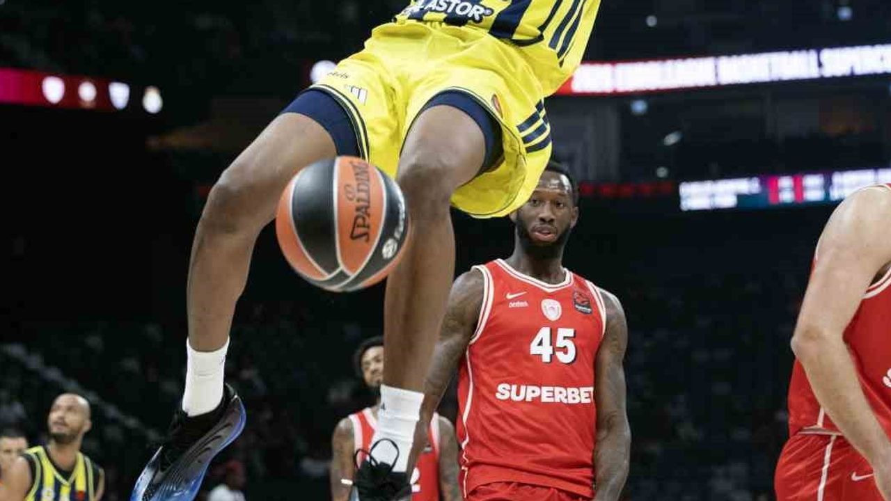 Son topta yitiren Fenerbahçe, Euroleague Süper Kupa yarı finalinde 92-90 elendi