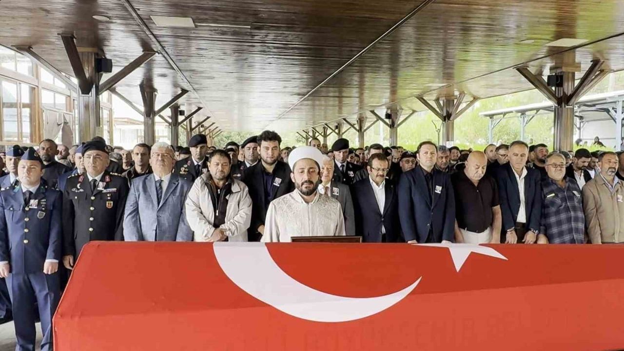 Son yolculuk: spor yaparken kalp krizi geçiren başçavuş İbrahim Ay memleketi Aksaray'da defnedildi