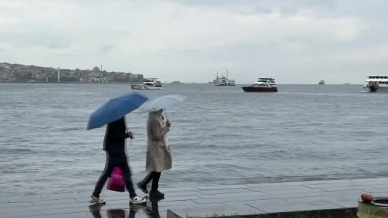 Sonbahar kendini hissettirdi: İstanbul'da beklenen yağmur etkili
