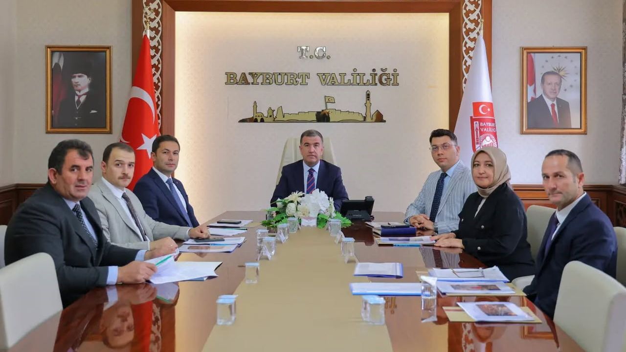 Sosyal yardım stratejileri ele alındı: Bayburt'ta vakıfların hizmetleri değerlendirildi