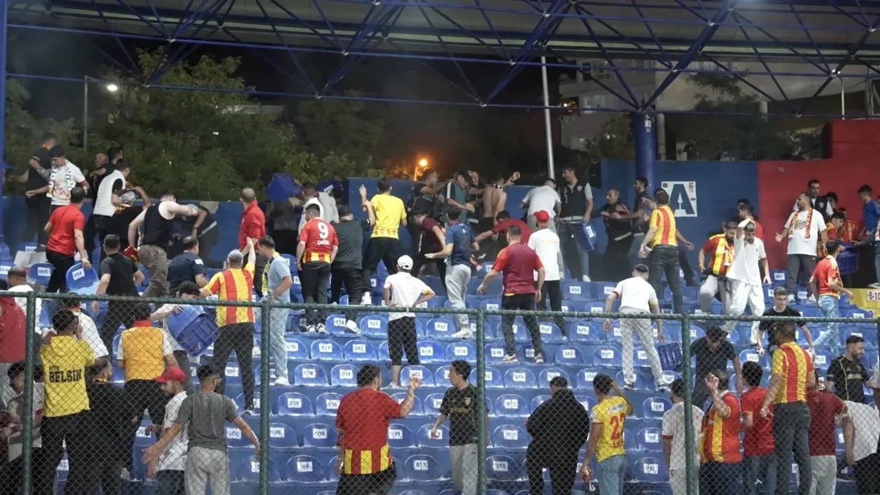 Stad hasarı: Kayserispor taraftarlarının kırdığı koltuklar maç sonrası gündem oldu