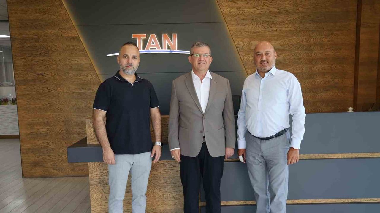 Subaşıoğlu Tan Tekstil'de üretim ve sektörün geleceğini değerlendirdi