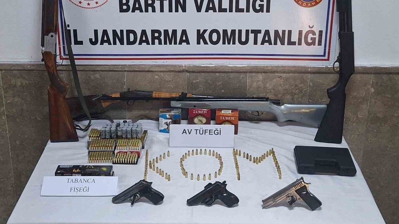 suç odaklarına eş zamanlı darbe: bartın merkezli 30 adreste 26 gözaltı
