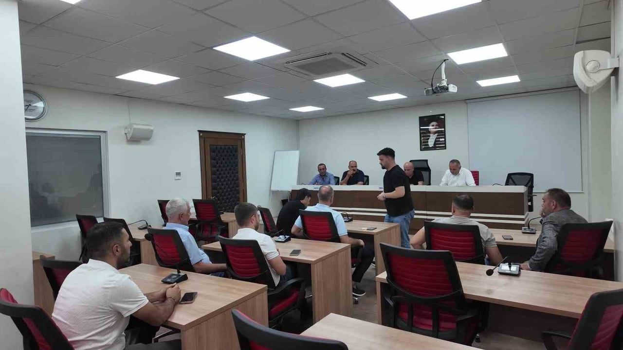 sultan murat cami restorasyonuna meclisten onay; yeni parti koltukları boş kaldı