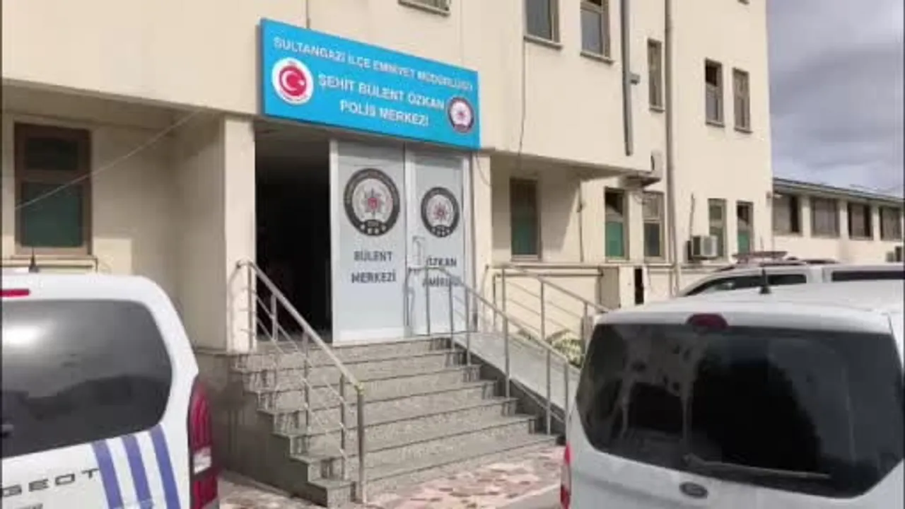 Sultangazi'de mesaj kavgası kanlı bitti: 44 yaşındaki kişi ağır yaralandı