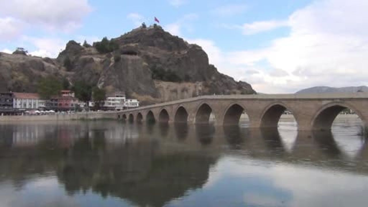 Suluboya sanatçıları Osmancık’ın tarihini ve doğasını tuvale taşıdı
