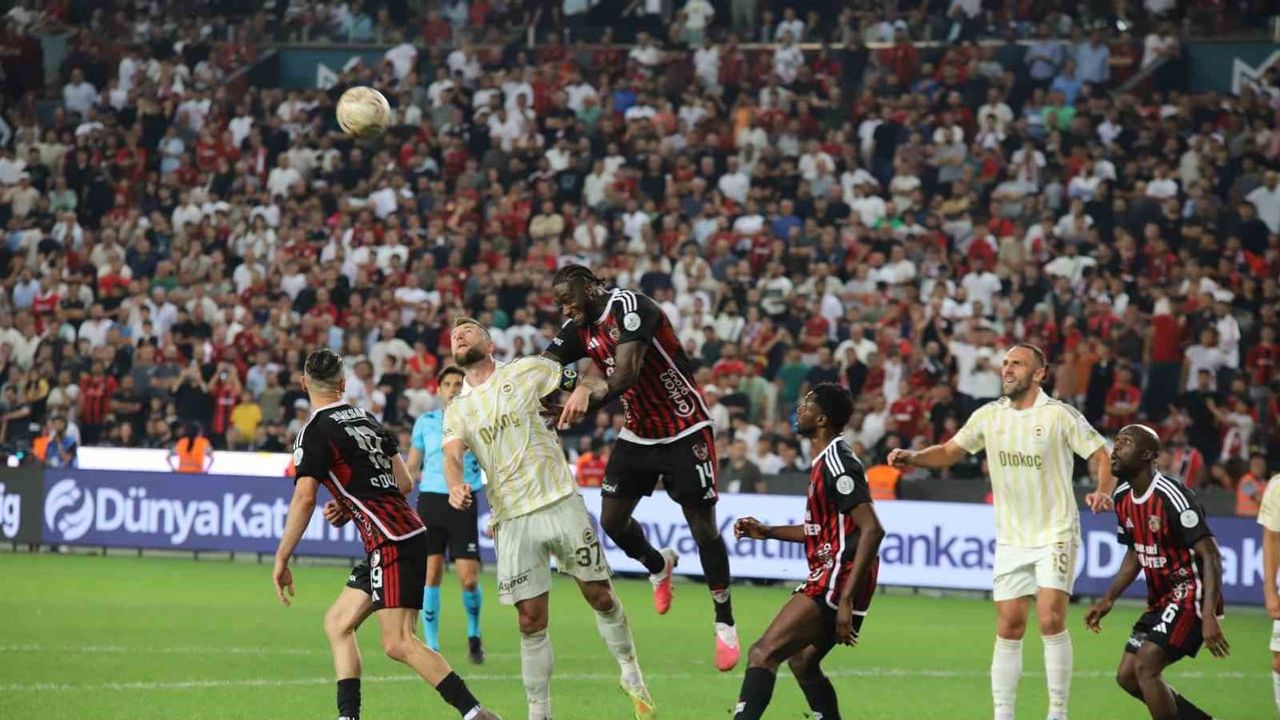 Süper Lig 5. haftasında galatasaray liderliğini sürdürdü, beşiktaş takipte