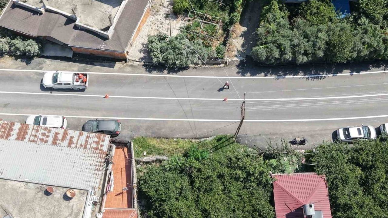 Sutaşı'nda 1,1 kilometrelik yol beton asfaltla yenilendi