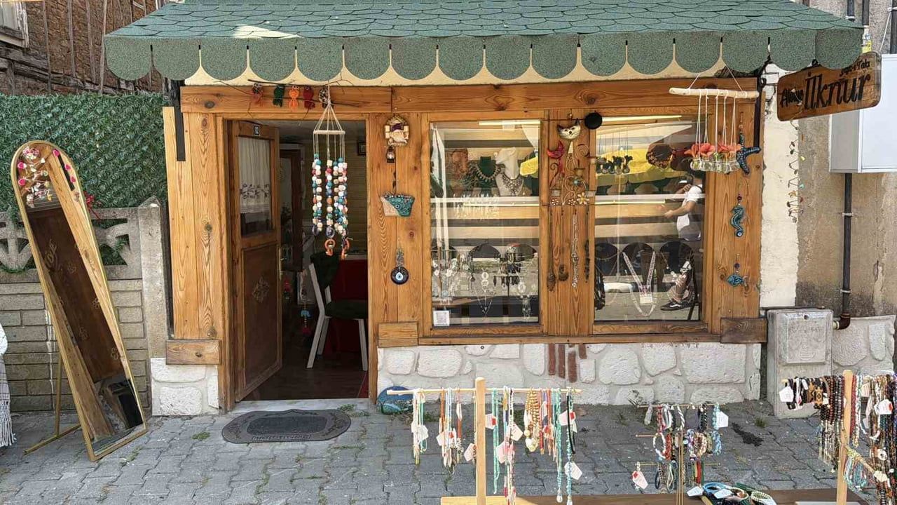 Takı tutkusu atölyeye dönüştü: Akçakoca'da kendi işinin sahibi oldu