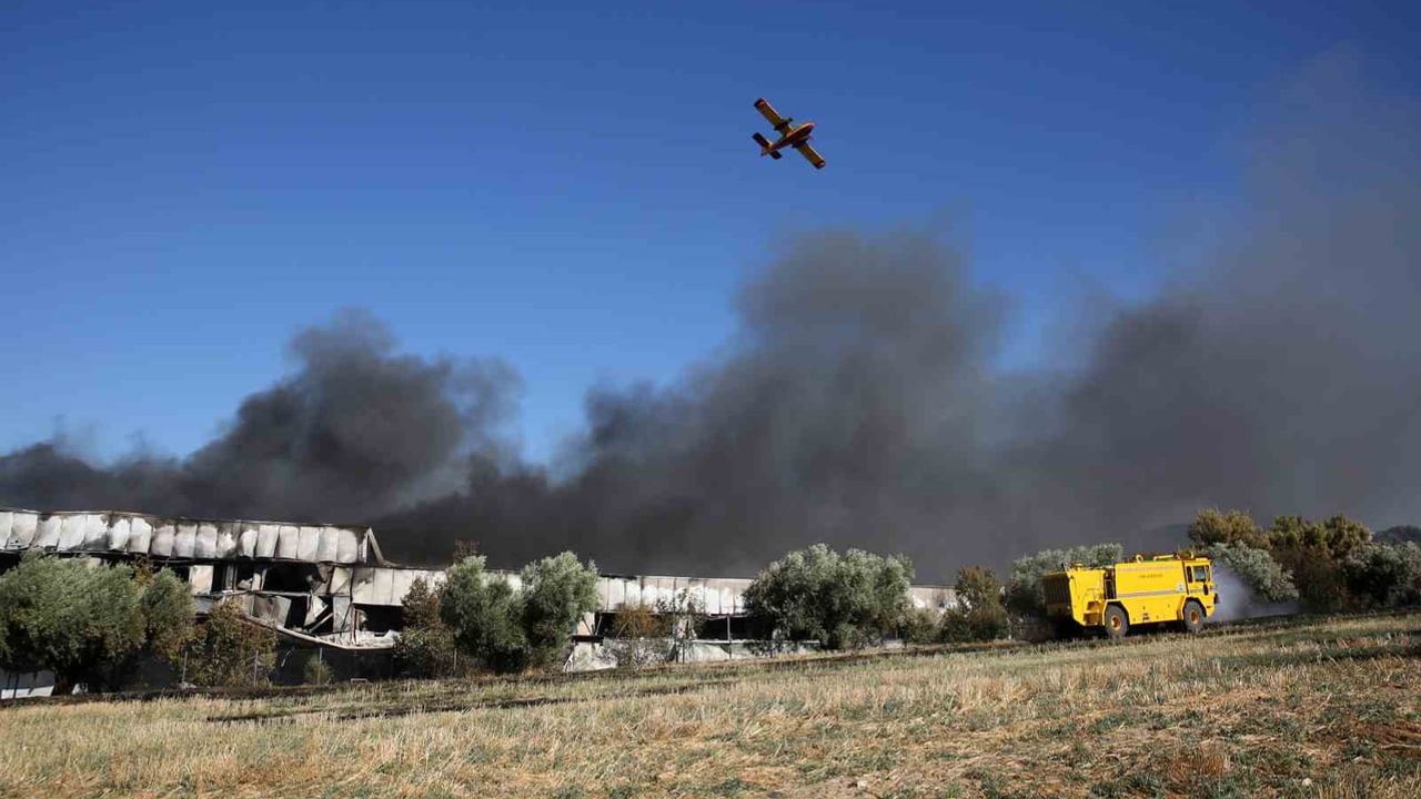 Tanagra hava gösterisinde F-4 Phantom düştü: iki pilot yaşamını yitirdi