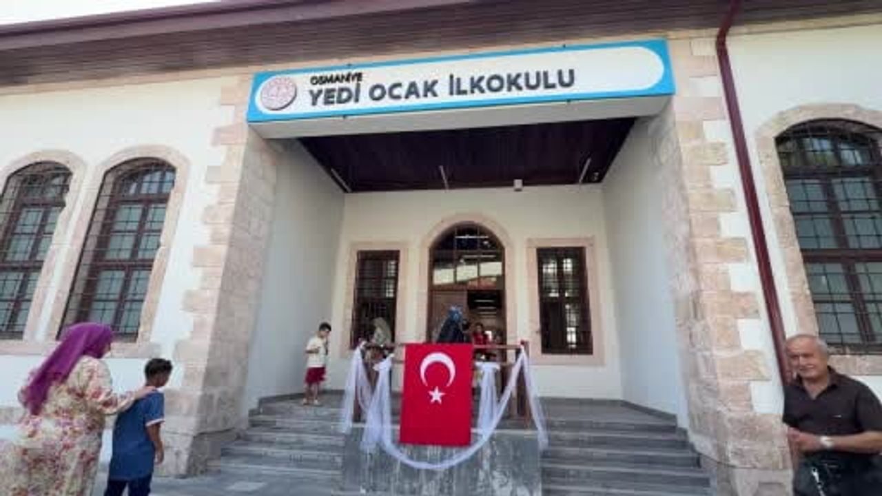 Tarihi 7 Ocak İlkokulu üç yıl sonra öğrencileriyle buluştu