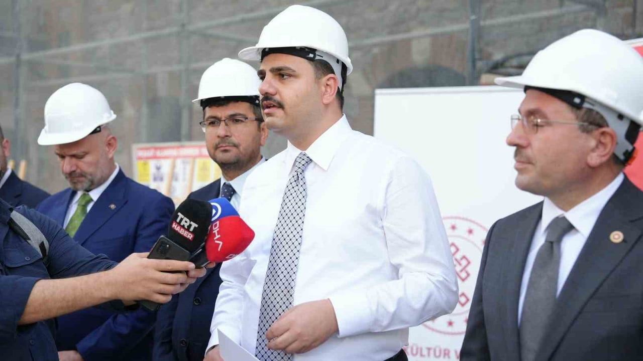 Tarihi un fabrikası'nda inceleme: İnan'dan Özgür Özel'e 'özür dileyin' çağrısı