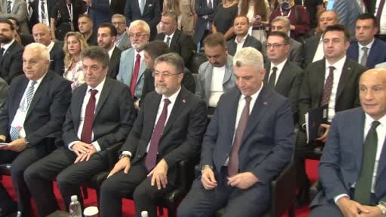 Tarım ve gıda üretiminde toparlanma: bakan Bolat sektöre 'muhteşem yıl' değerlendirmesi yaptı