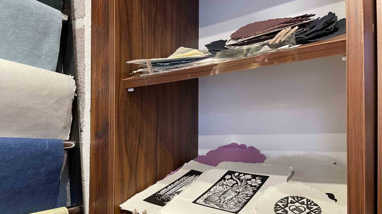 Tarımsal atıklardan el yapımı kağıda: geçmişe ve geleceğe köprü kuran atölye