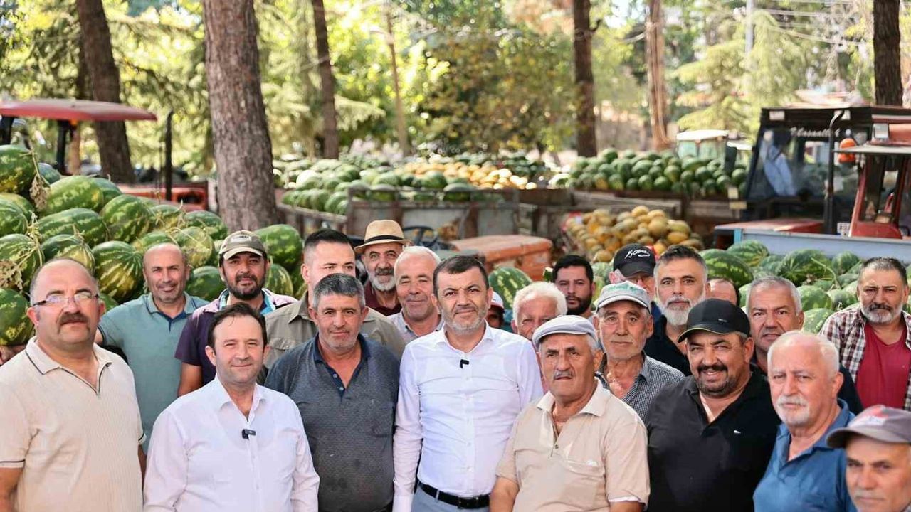 Tarladan sofraya karpuz desteği: üreticinin ürünü ihtiyaç sahibine ulaşıyor