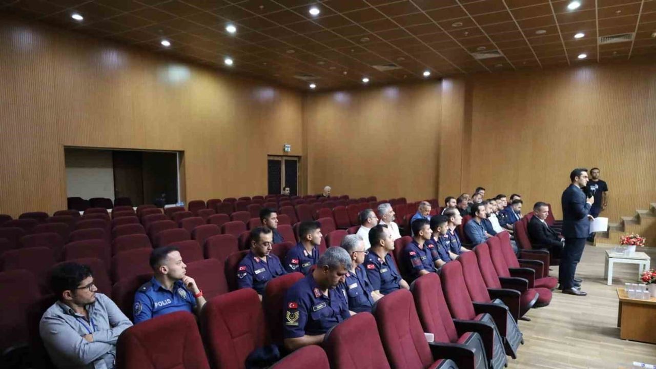 Tarsus'ta adli süreçlerde birlik sağlamak için kurumlar bir araya geldi