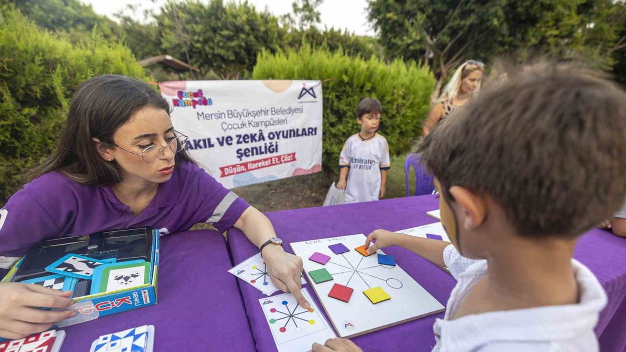 Tarsus’ta yaz atölyesinde akıl ve zeka oyunlarıyla üretim rüzgârı