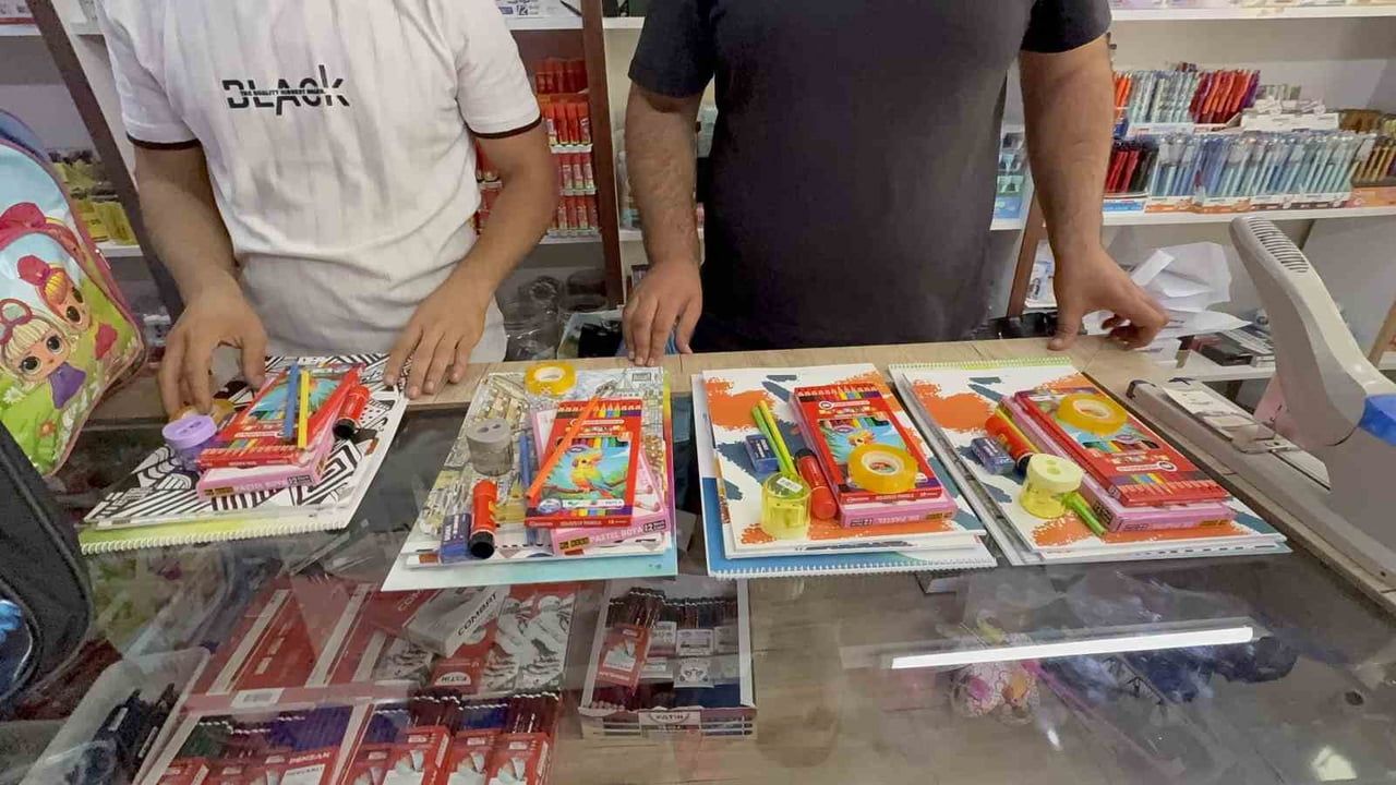 Tatvan'da dayanışma büyüyor: askıda kırtasiyeyle öğrencilere destek