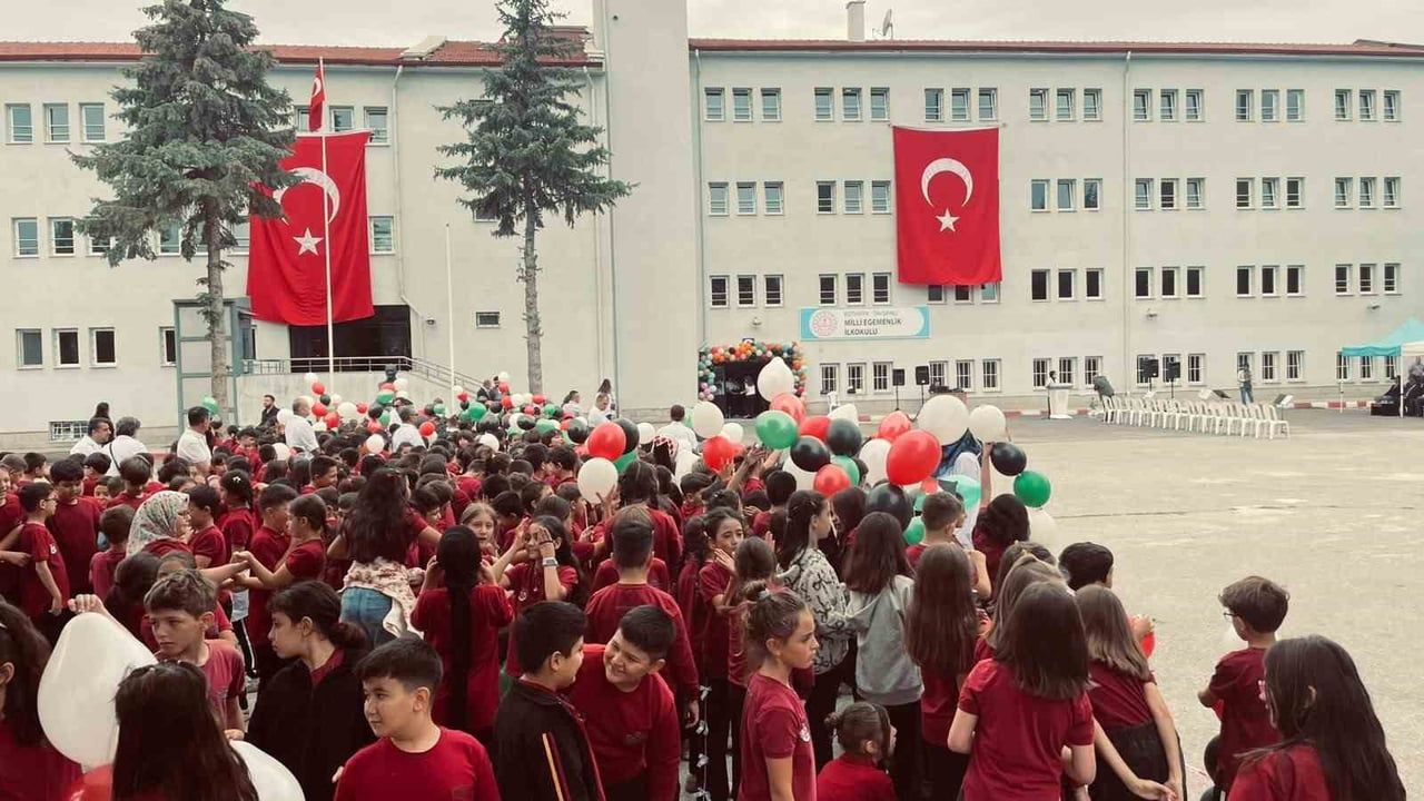 Tavşanlı'da eğitim heyecanı yükseldi: ilköğretim haftası kutlamaları başladı