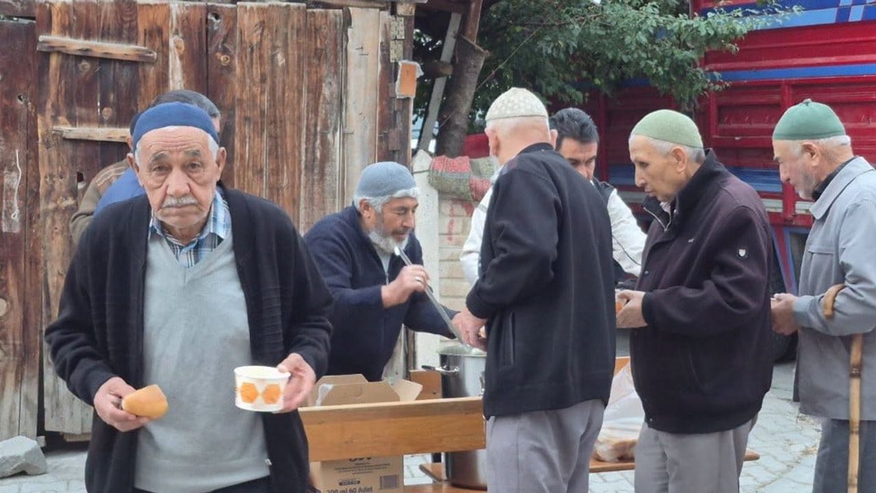 Tavşanlı’da gaziler günü Subaşı Camii'nde dualarla anıldı