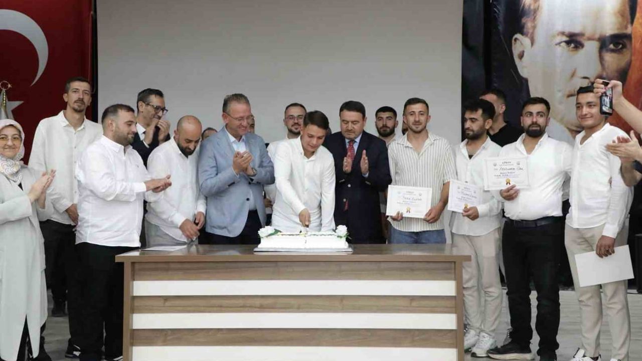 Tavşanlı’da umudu yeniden bulan 13 genç topluma kazandırıldı