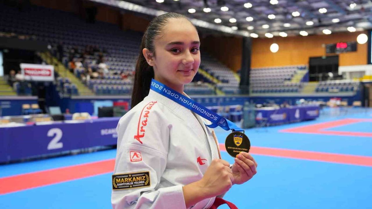 Tavşanlılı karateci Yüsra Bozbey İsveç'te altın madalya kazandı