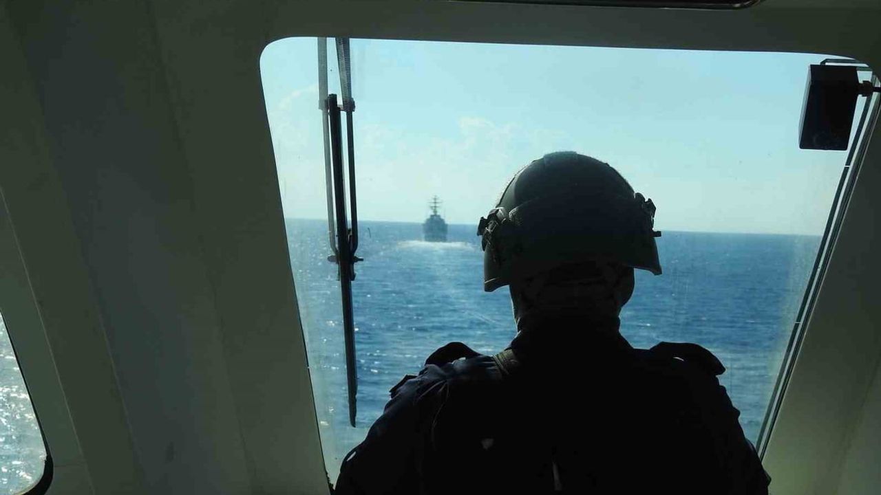 TCG Burgazada SNMG-2 göreviyle Taranto Körfezi'nde müttefiklerle eğitim icra ediyor
