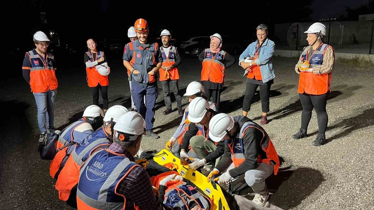 Tekirdağ'da gönüllüler teoriyi sahada pratiğe dönüştürdü