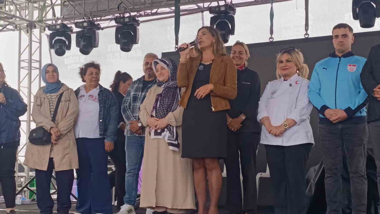 Tekirdağ sahilinde hız ve lezzet yarıştı: köfteyi en hızlı kim bitirdi?