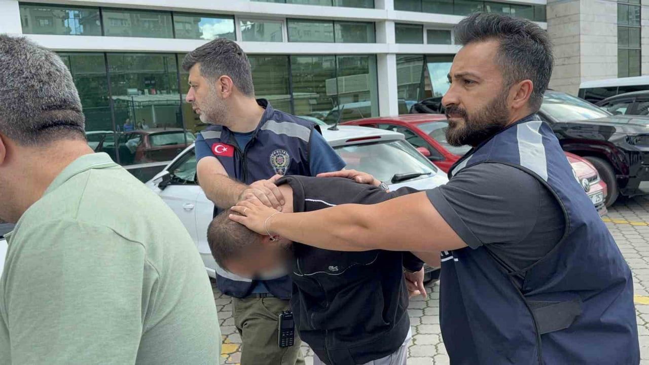 Tekkeköy'de iş yerinde çıkan kavgada mesai arkadaşı falçatayla ağır yaralandı
