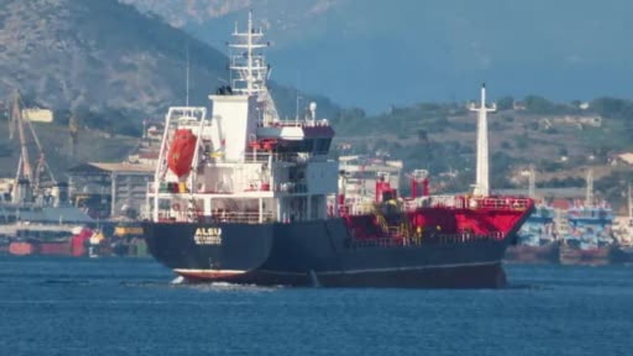 Telsiz kayıtları ortaya çıktı: Silivri açıklarında rota uyarısı yapıldı