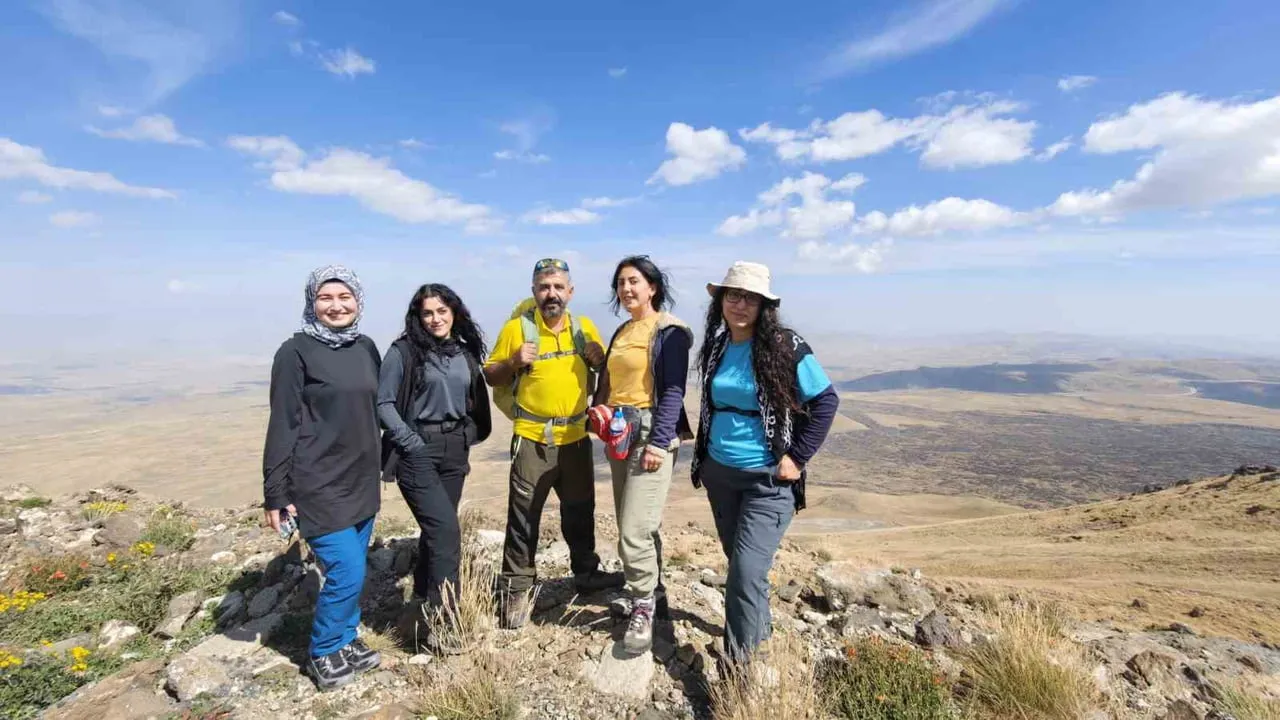Tendürek'in volkanik yamaçlarında doğa tutkusu