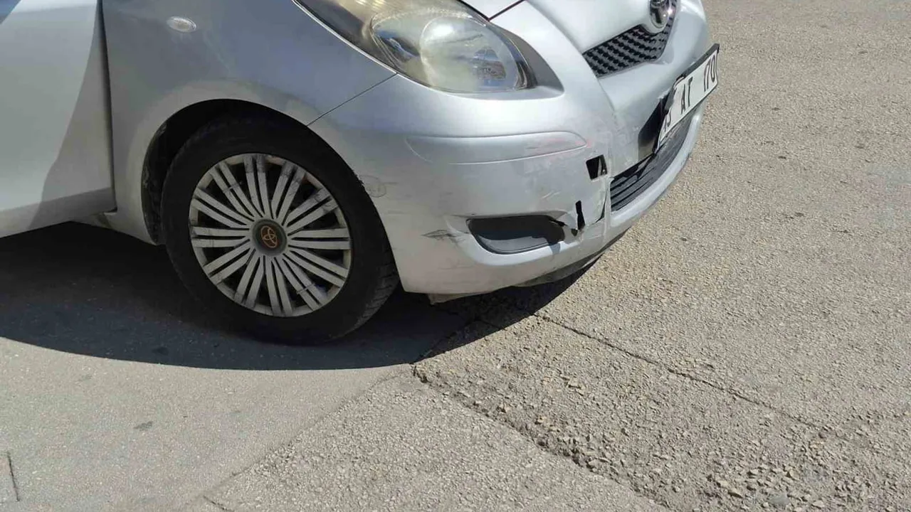 Tepebaşı'nda bulvarda çarpışma: motosiklet sürücüsü hastaneye kaldırıldı