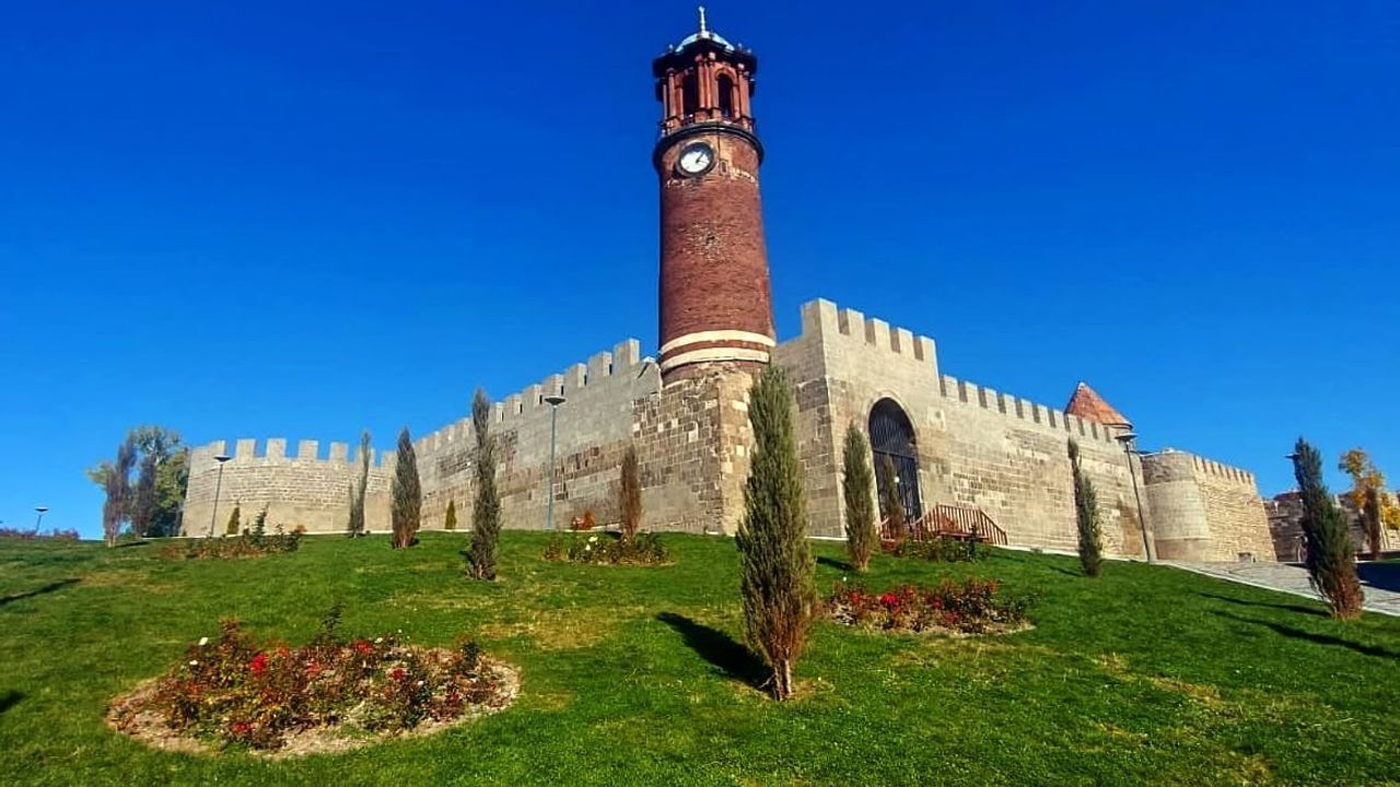 Tepsi Minare kısa süreli bakım için ziyaretçilere kapatılıyor