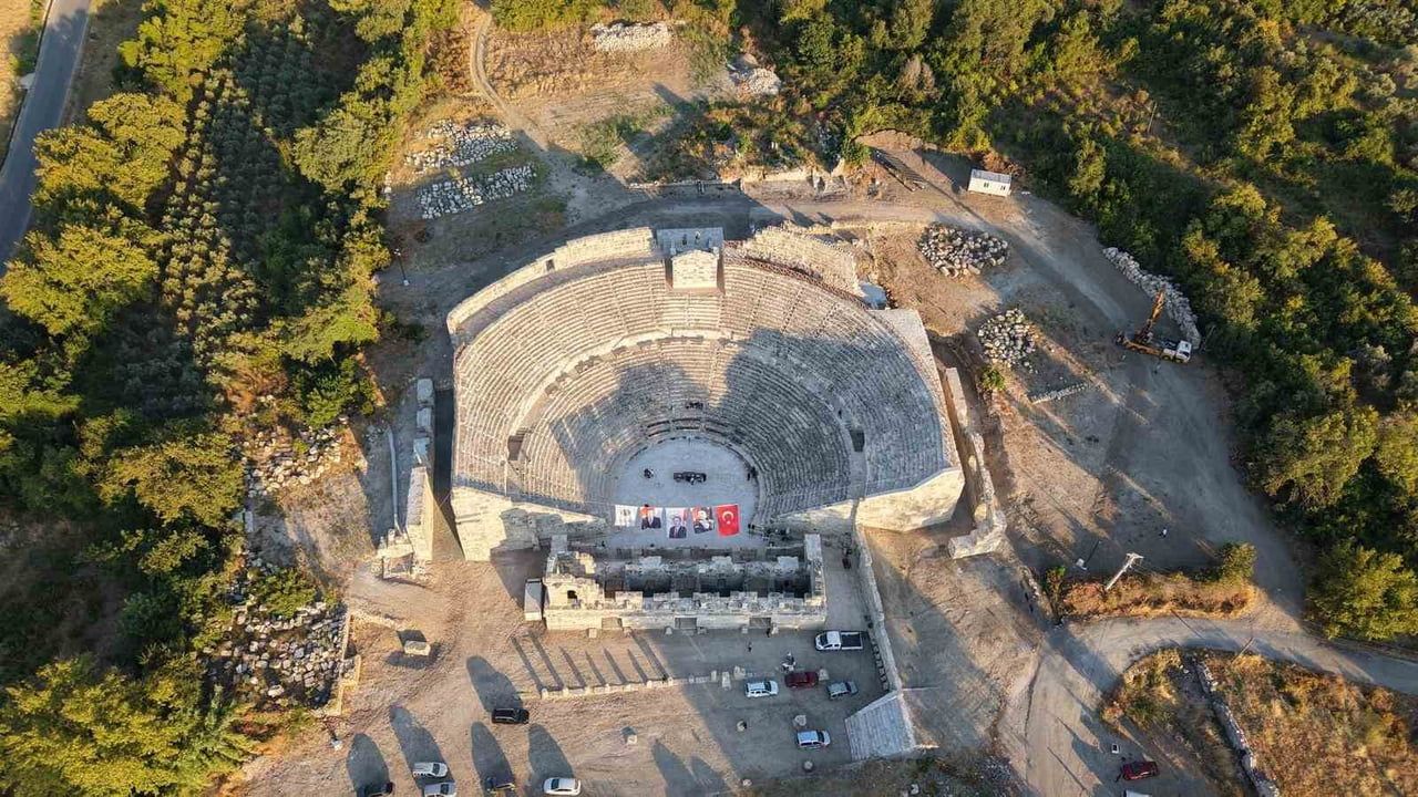 Tlos'un tarihi atmosferinde meclis: gece aydınlatması ve kültürel tanıtım öne çıktı