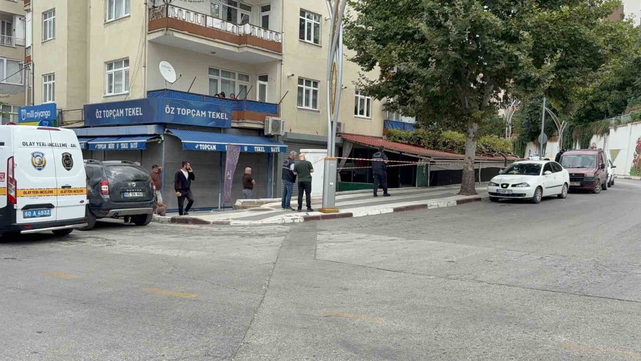 Tokat'ta akrabalar arasındaki husumet caddede silahlı kavgaya dönüştü