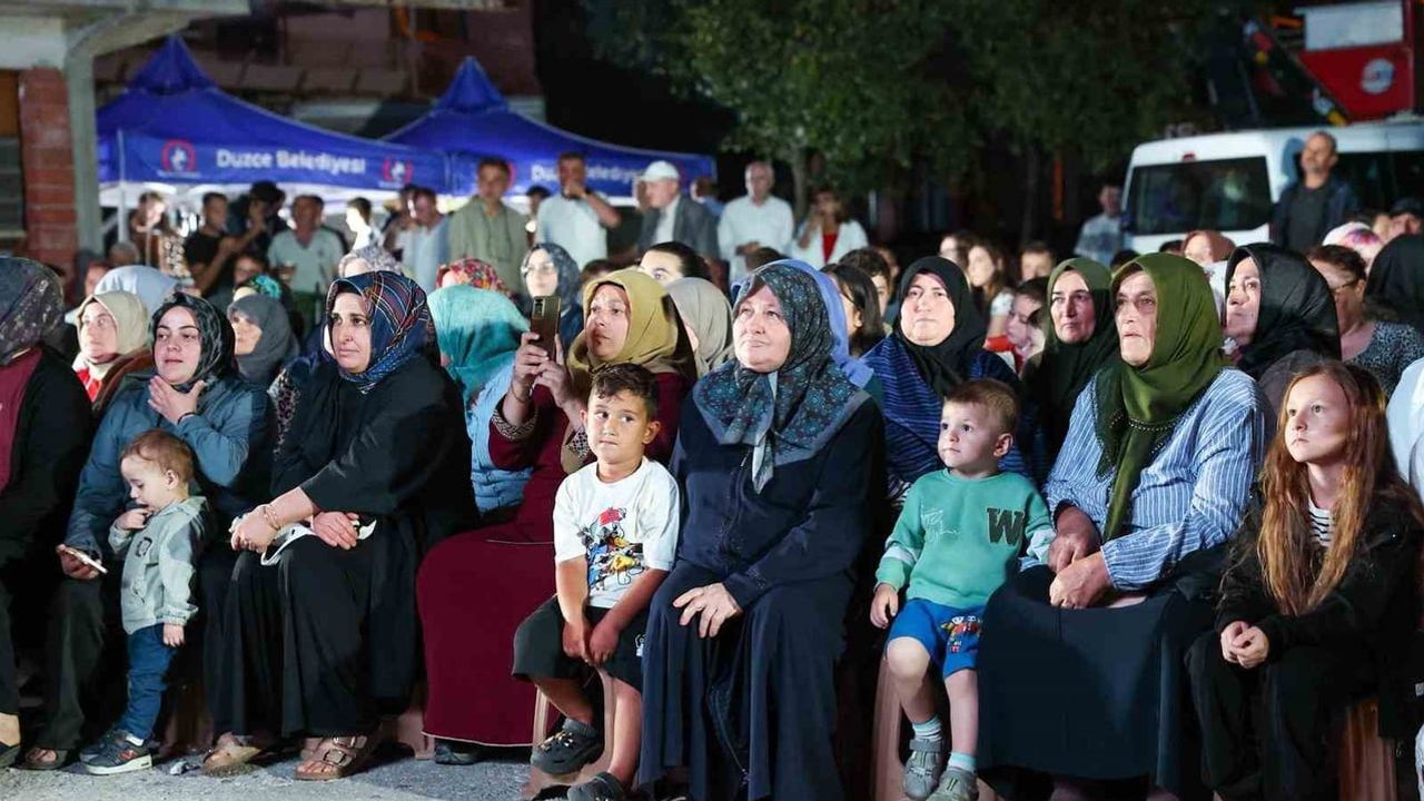 Tokuşlar'da saha buluşması: belediye başkanı Özlü mahalle taleplerini dinledi