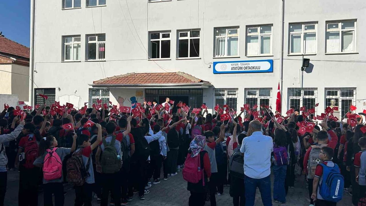 Tomarza'da sınıflar yeniden canlandı: öğrenciler yeni döneme başladı